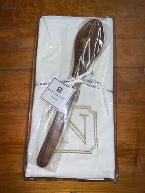 Mary Square White Monogram “N” Napkin Set with Wooden spoon
